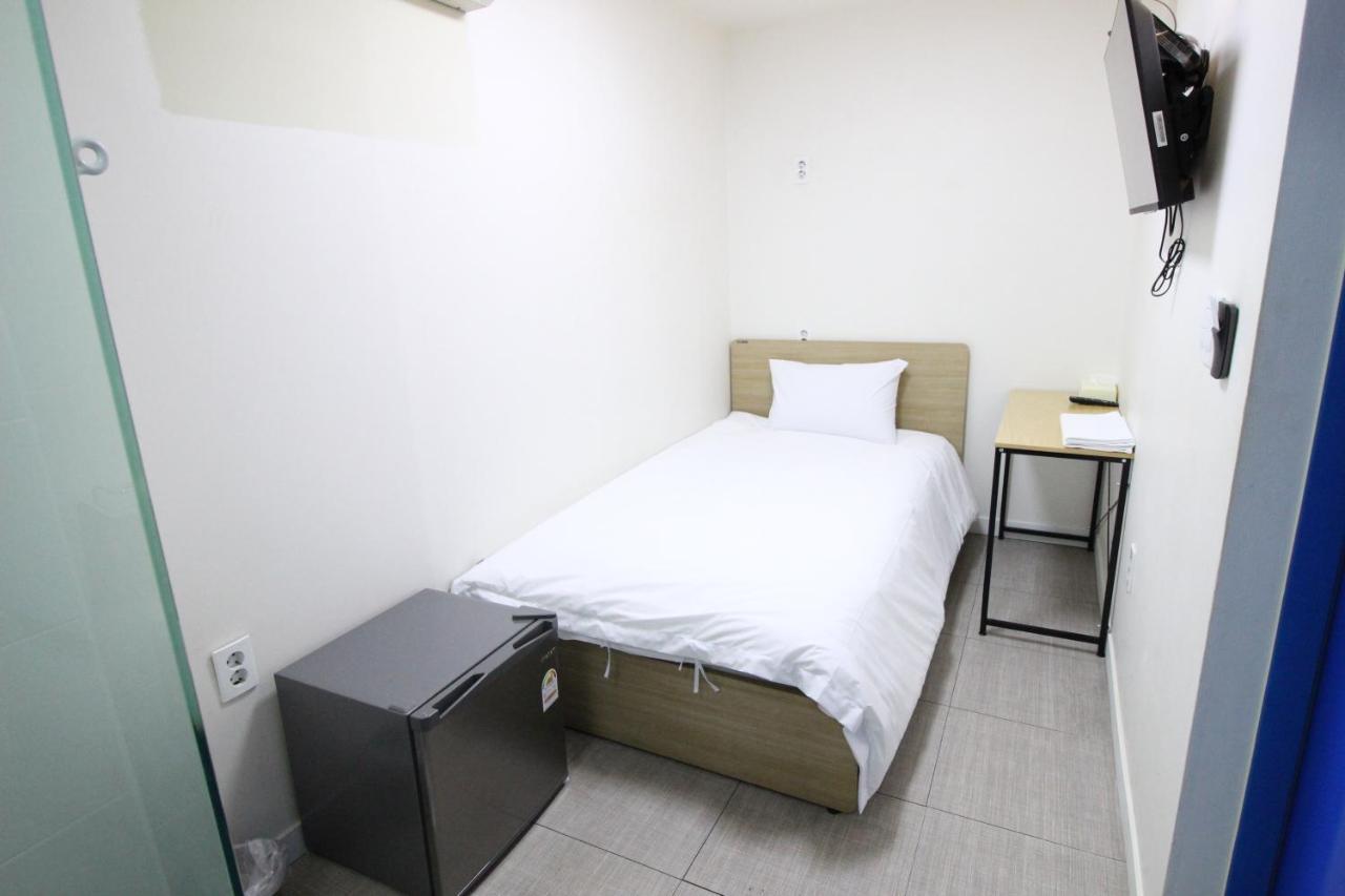 Hotel Golden Park Myeongdong Сеул Екстериор снимка