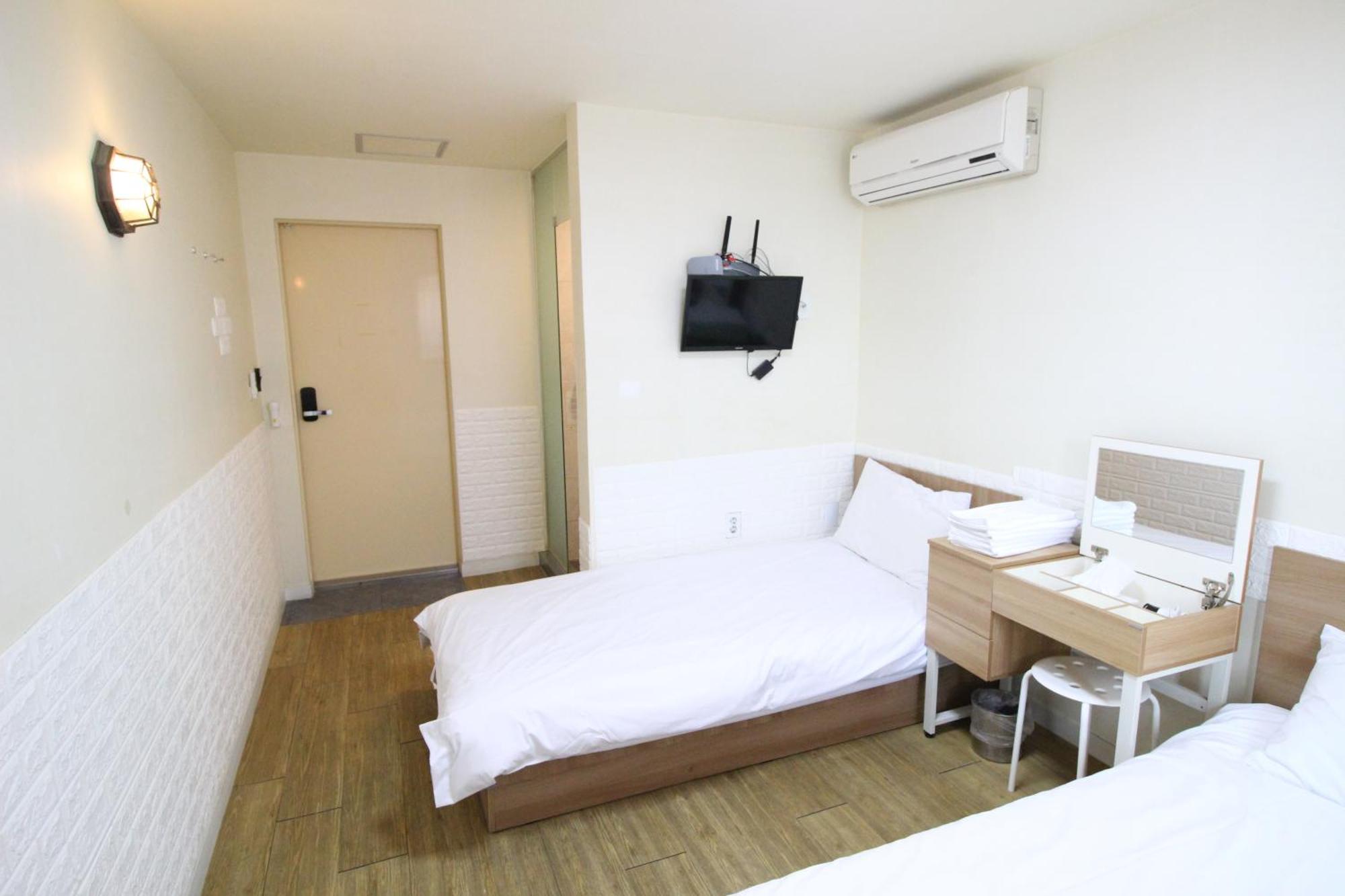Hotel Golden Park Myeongdong Сеул Екстериор снимка